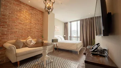 Celine Living - Central – Photos 15